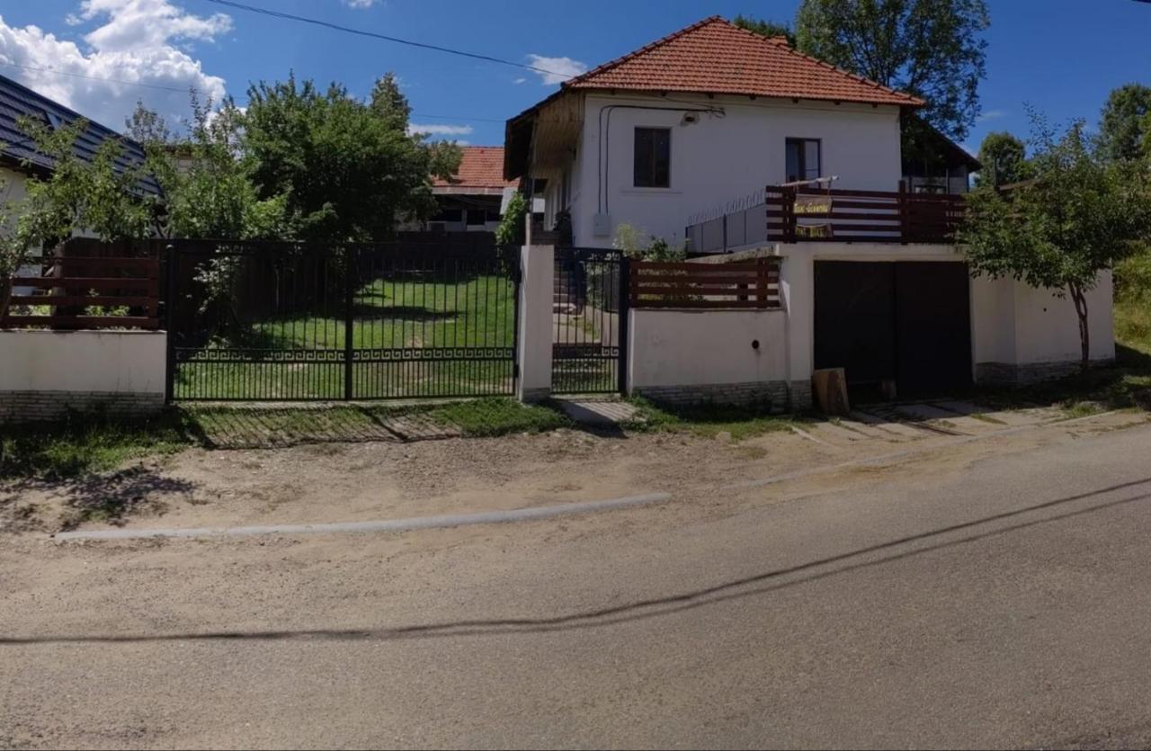Penzion Texas House Novaci-Străini Exteriér fotografie